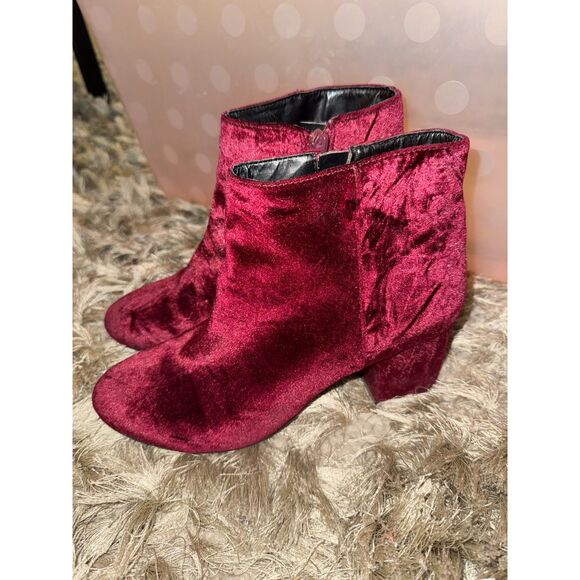 Steve Madden Irina Red Velvet Bootie - Picture 1 of 4